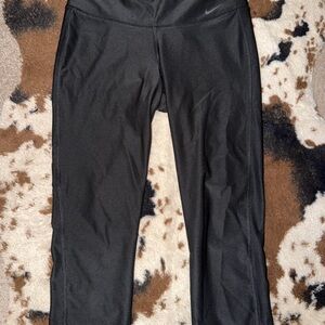 Nike women’s Charcoal Black Leggings